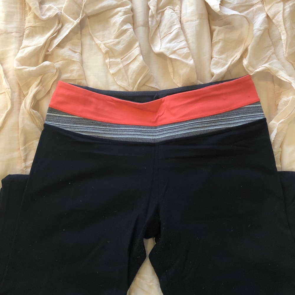 Lululemon Women’s Groove Yoga Pant - Size 8 - Picture 5 of 5